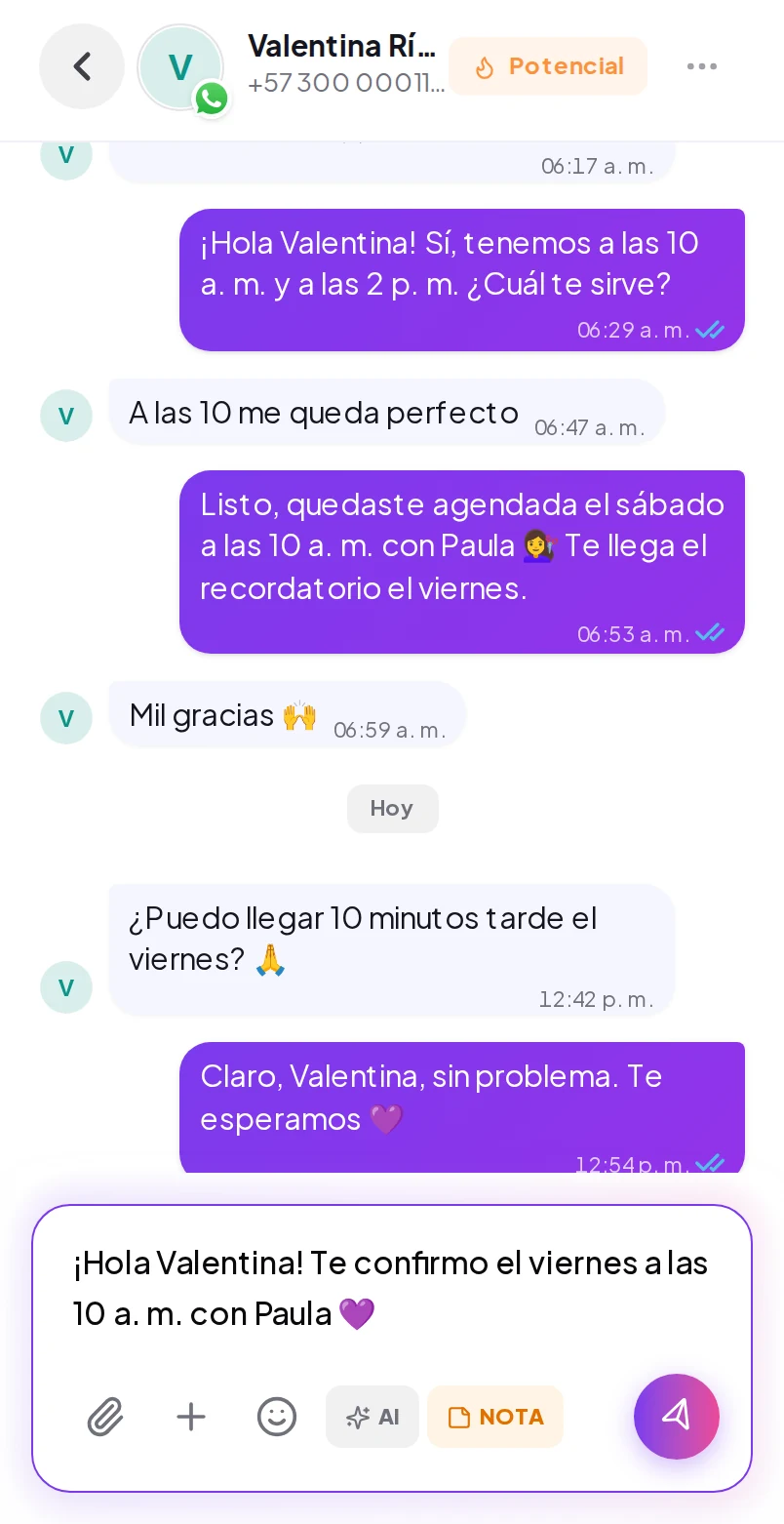 Conversación de WhatsApp dentro de Wibbux con una respuesta a medio escribir